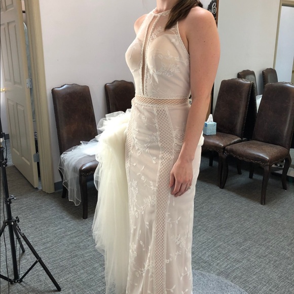 Chic Nostalgia Autumn Wedding Dress BRAND NEW - Picture 4 of 5